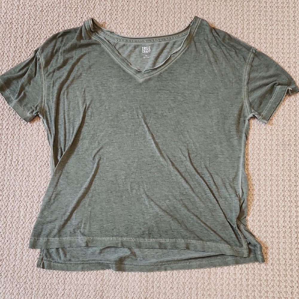 True Craft Women's Green Short Sleeve Tee